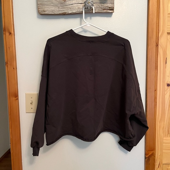 Lululemon LA Oversized Boxy Crew - Picture 6 of 6